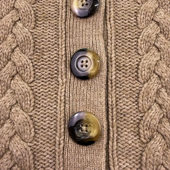 Old Navy Women's Chunky Cable Knit Sweater Size L Tan Cardigan Big Button‎ Front - Picture 3 of 8